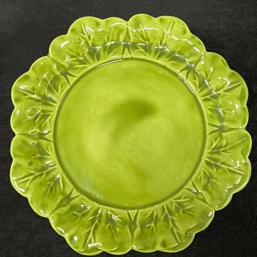 Vintage Green Holland Mold Ceramic Cabbage/Lettuce Plate 8.5” Signed